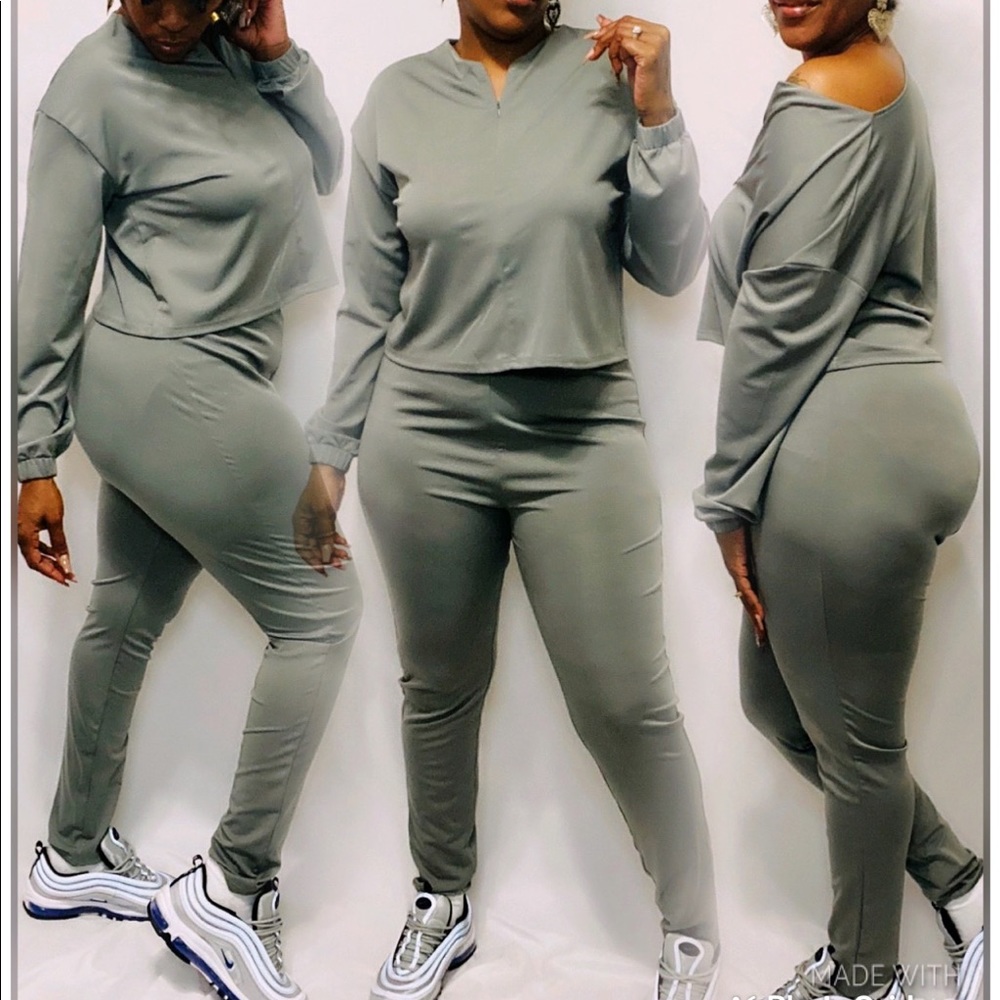 Tracksuit - Picture 3 of 9